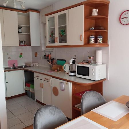 Lovely 2-Bedroom Appartment With Free Parking Dobrova 외부 사진